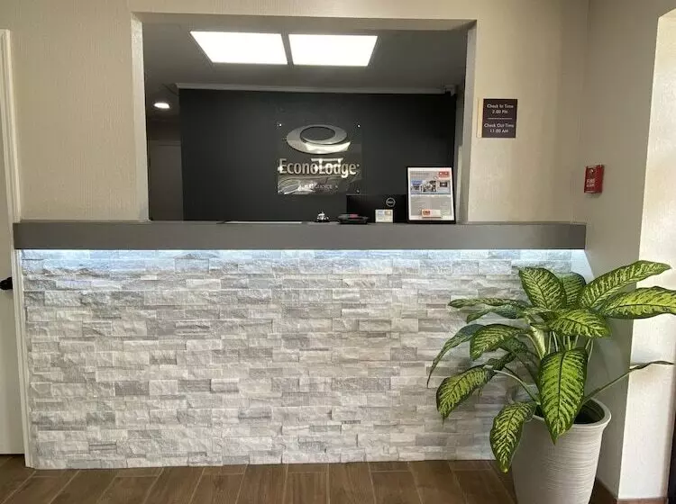 Отель Econo Lodge Cheraw Market Street