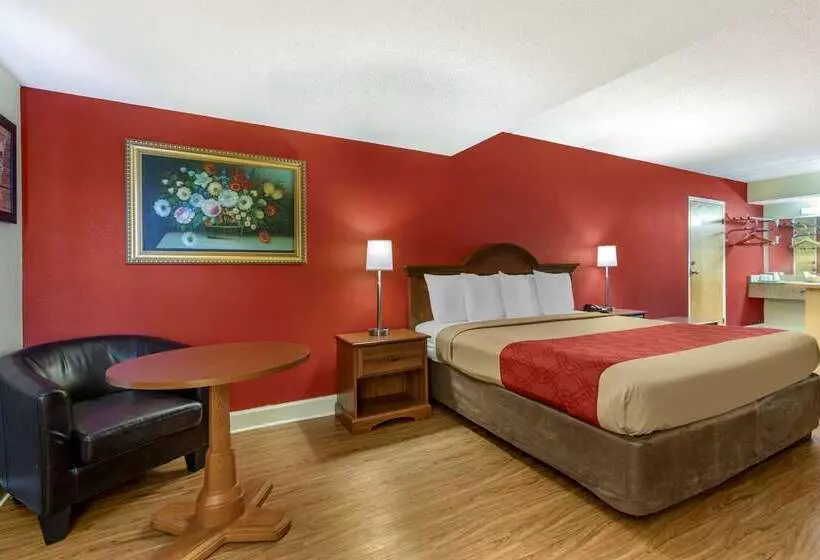 Отель Econo Lodge Inn & Suites