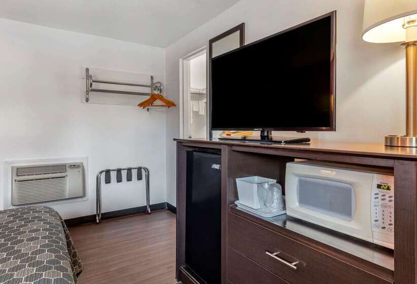 فندق Econo Lodge Lee  Great Barrington