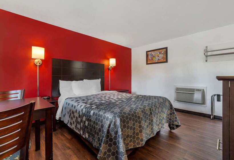 فندق Econo Lodge Lee  Great Barrington
