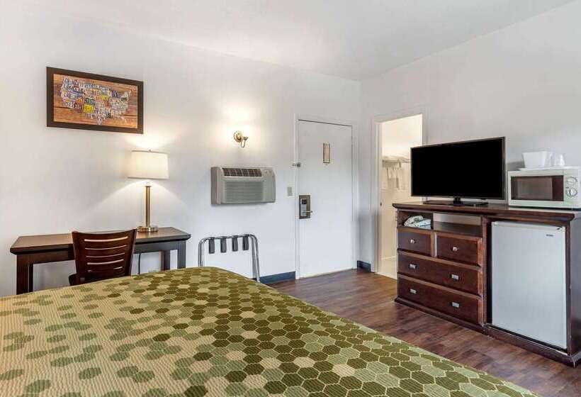 فندق Econo Lodge Lee  Great Barrington