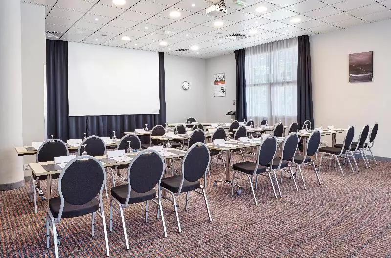 Отель Holiday Inn Toulon City Centre, An Ihg