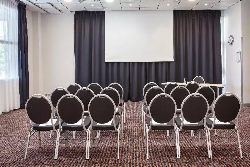 Отель Holiday Inn Toulon City Centre, An Ihg