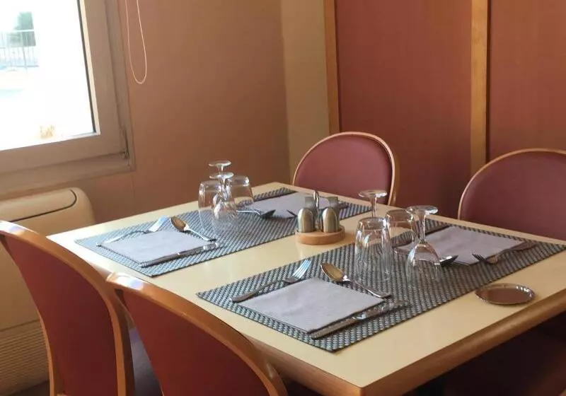 ホテル Logis Hôtel Le Mas De Jossyl