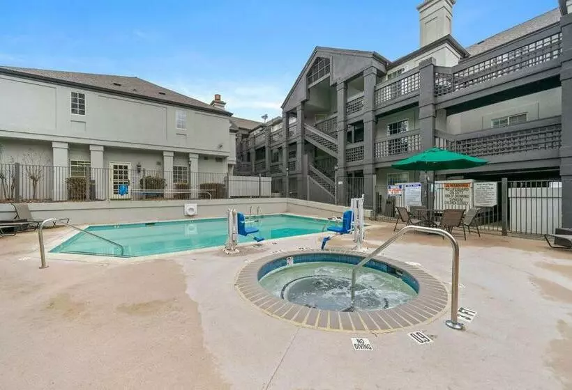 ホテル The 505 Collection