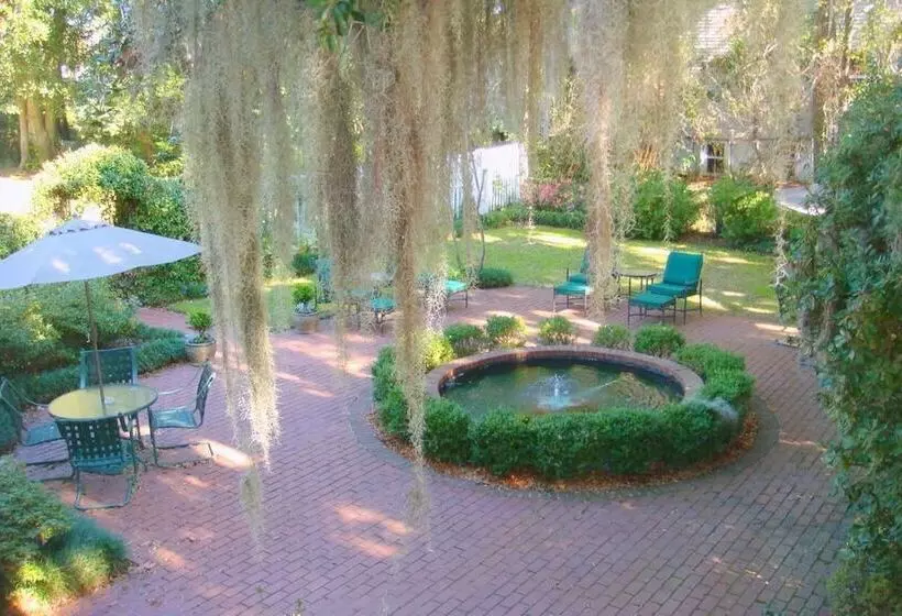 Отель Rhett House