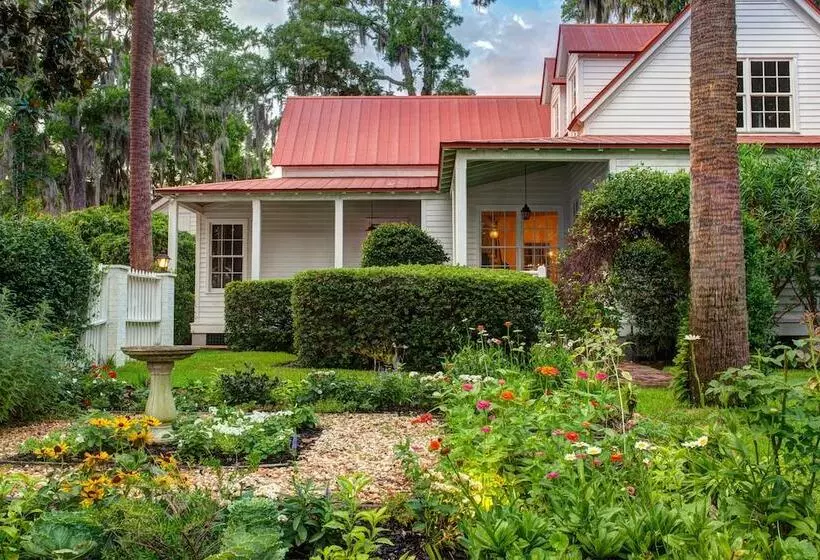 Отель Rhett House