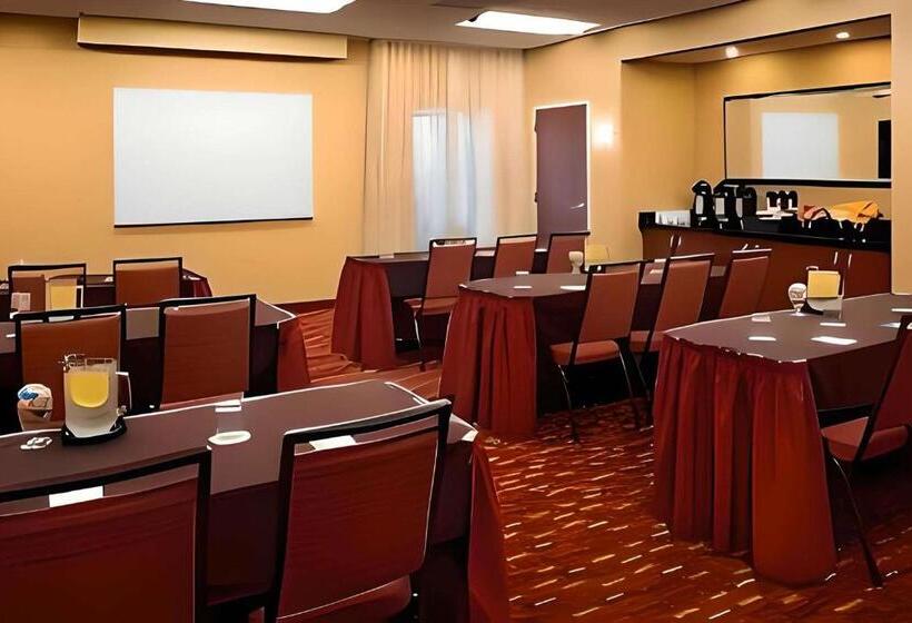 ホテル Comfort Inn & Suites