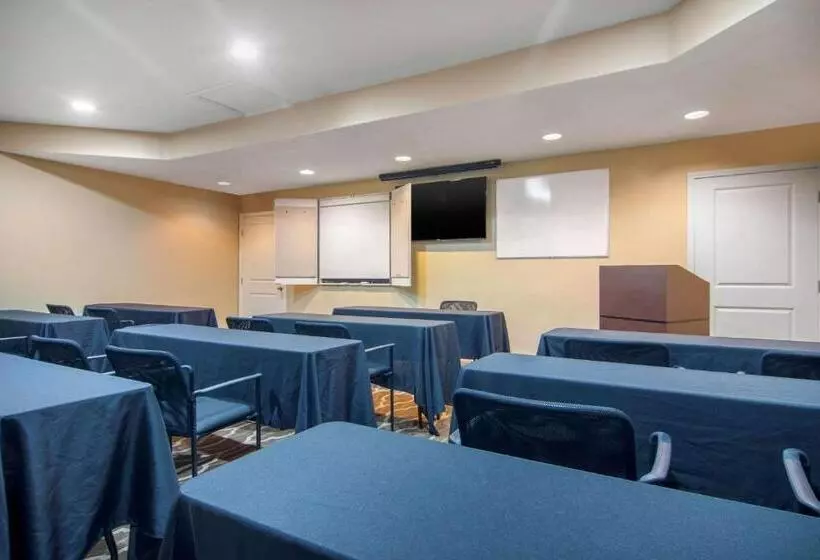 ホテル The 505 Collection