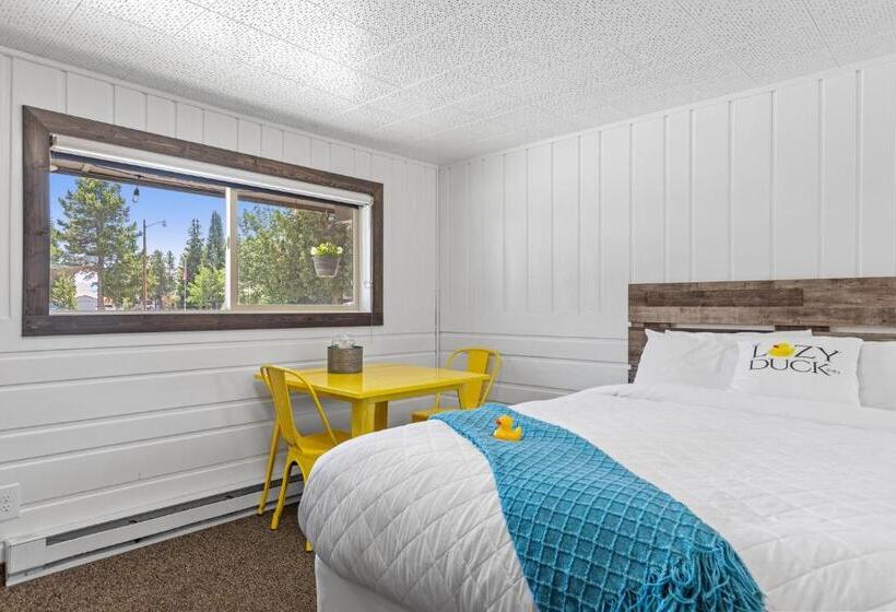 Motelli Lazy Duck Inn