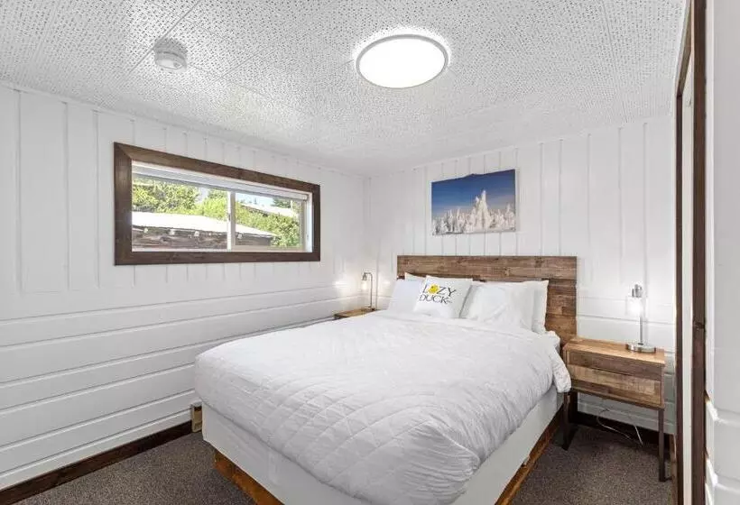 Мотель Lazy Duck Inn