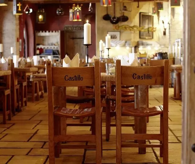 4 Sterne Burghotel Castillo Alcazar, Europa Park Freizeitpark & Erlebnis Resort