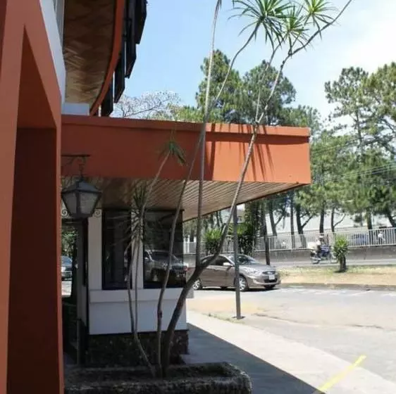 Aparthotel Los Yoses Suites