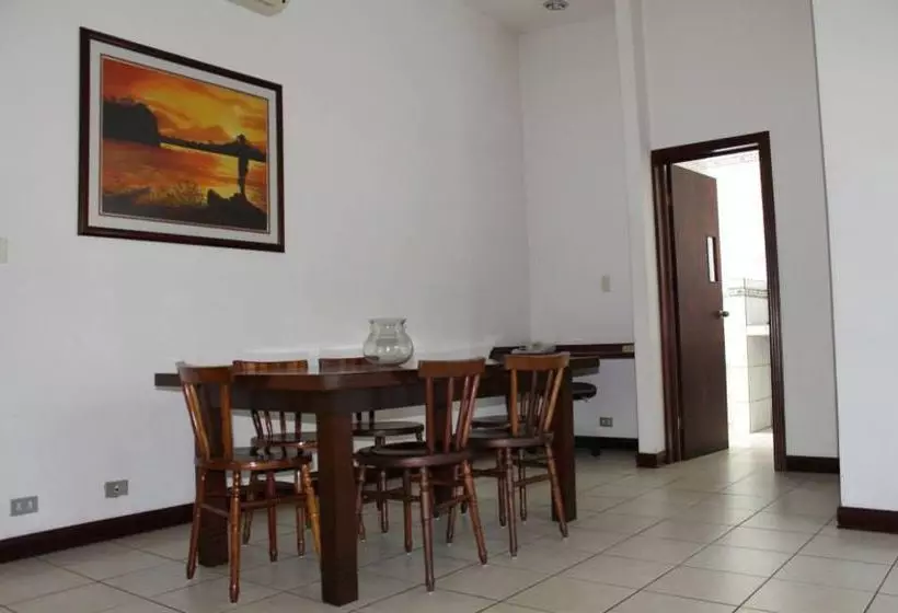 Aparthotel Los Yoses Suites