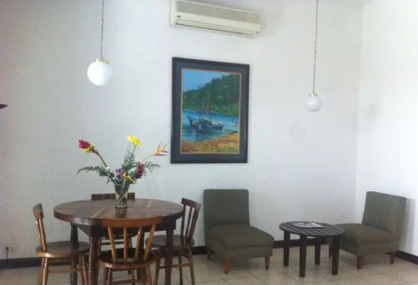 Aparthotel Los Yoses Suites