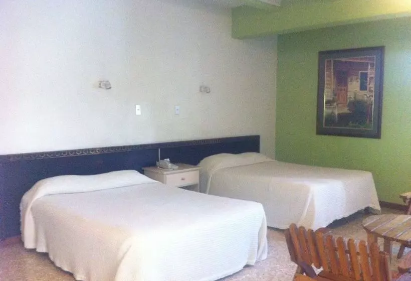 Aparthotel Los Yoses Suites