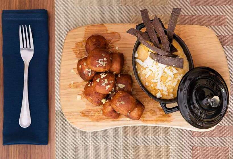 فندق Embassy Suites By Hilton Phoenix Downtown North