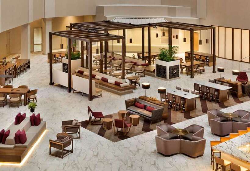 فندق Embassy Suites By Hilton Phoenix Downtown North