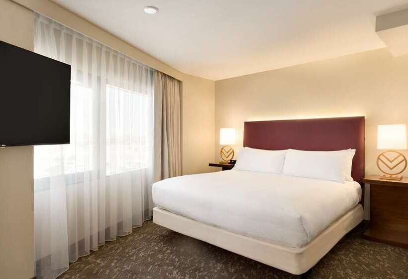 فندق Embassy Suites By Hilton Phoenix Downtown North
