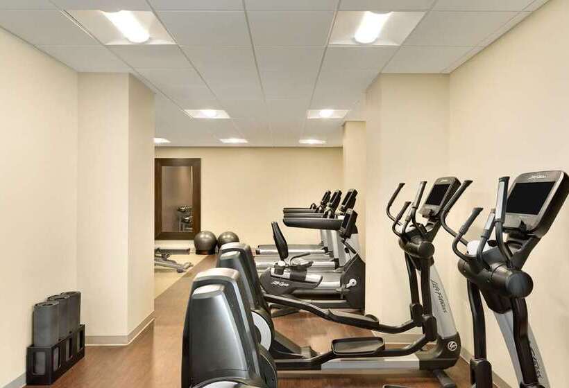 فندق Embassy Suites By Hilton Phoenix Downtown North