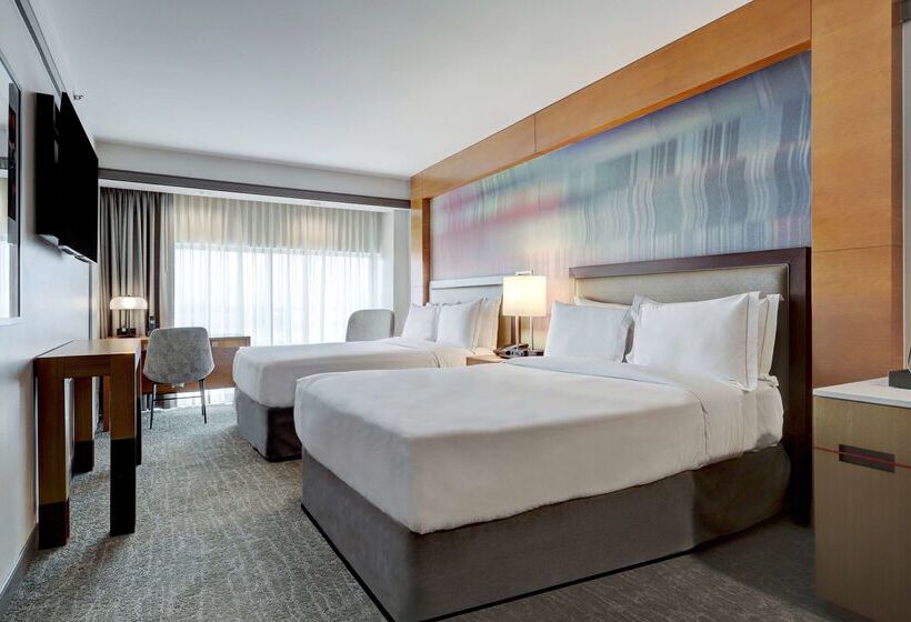 هتل Hilton University Of Houston