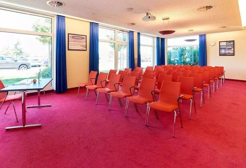 호텔 Holiday Inn Berlin Airport Conference Centre, An Ihg