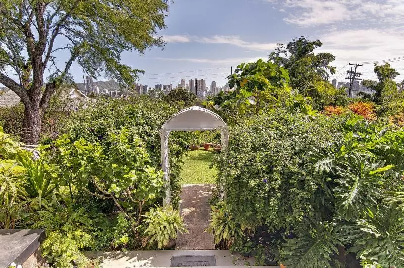 酒店 Manoa Valley Inn