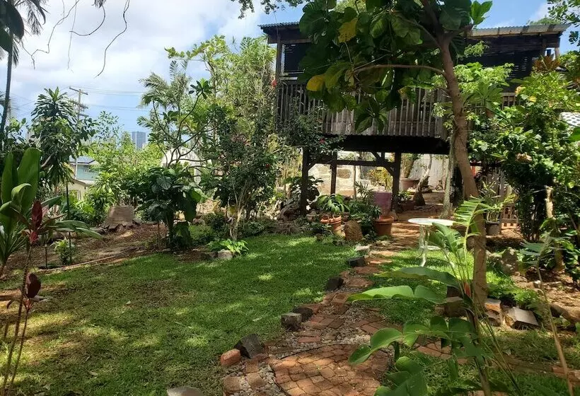 ホテル Manoa Valley Inn