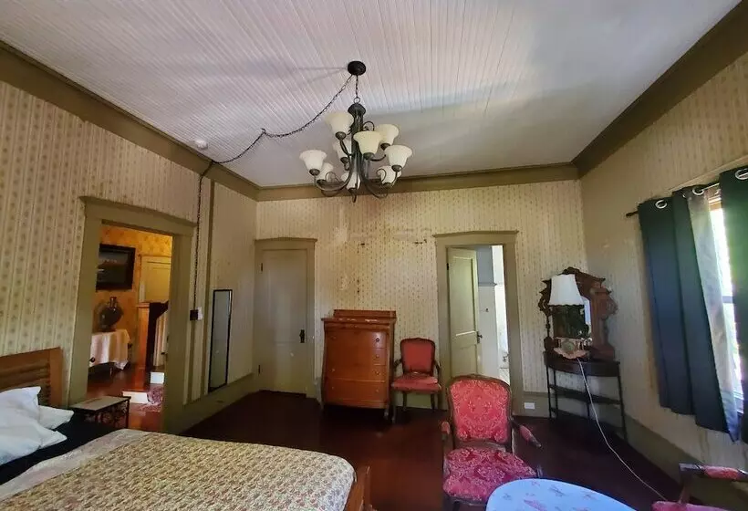 ホテル Manoa Valley Inn