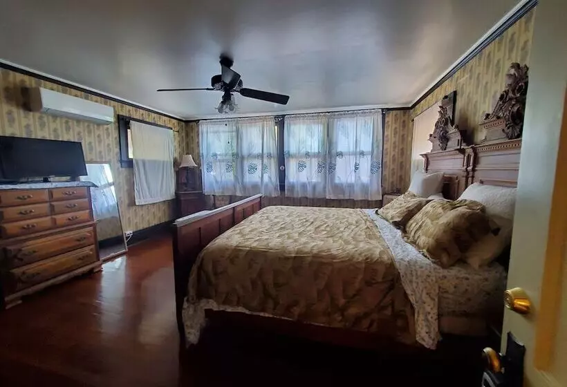 ホテル Manoa Valley Inn