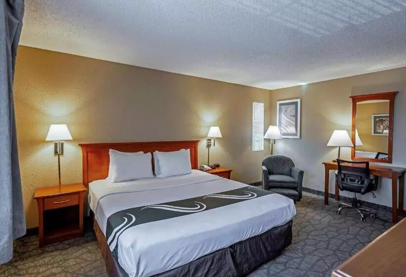 호텔 Spark By Hilton Modesto