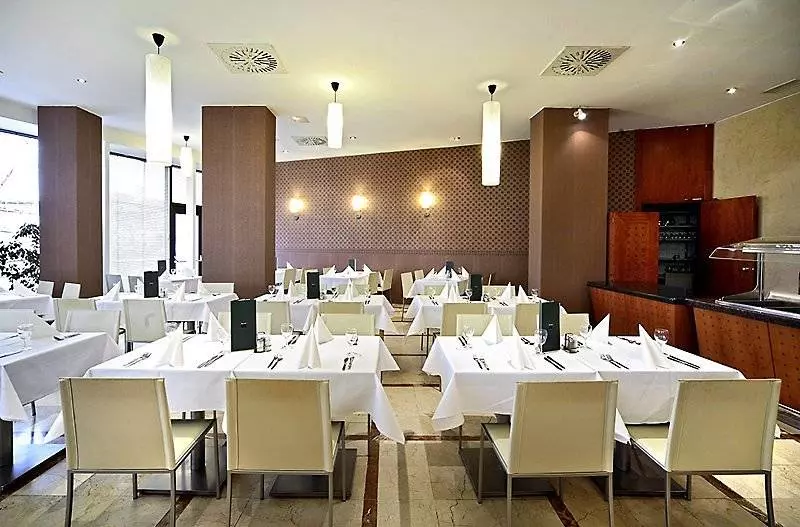 酒店 Occidental Praha