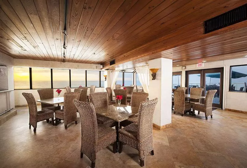 호텔 Palm Beach Hawaiian Ocean Inn