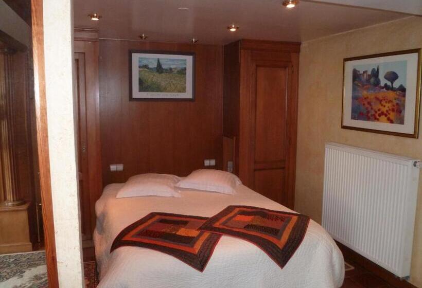 בית מלון כפרי Restaurant Les Pins Logis