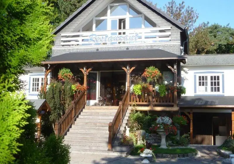 هتل Restaurant Les Pins Logis