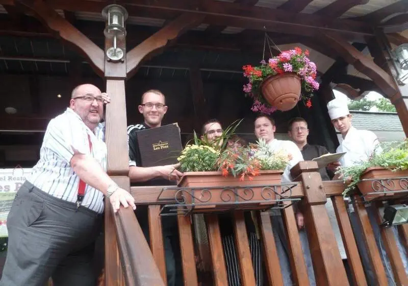 هتل Restaurant Les Pins Logis