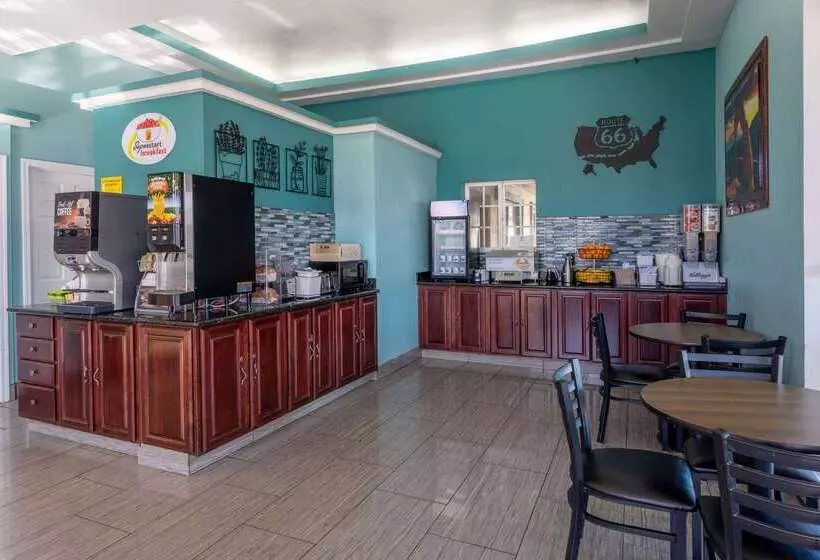 酒店 Super 8 By Wyndham Nau/downtown Conference Center