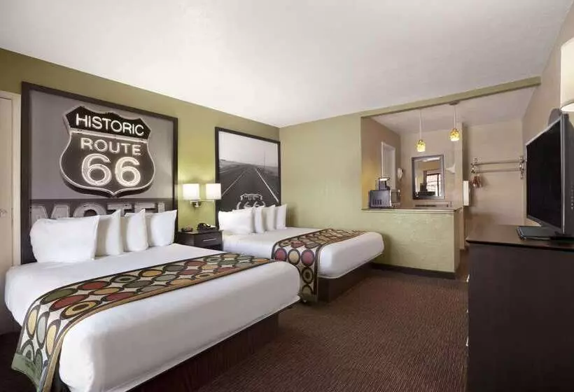 酒店 Super 8 By Wyndham Nau/downtown Conference Center