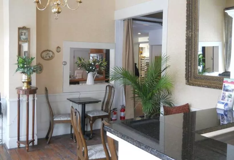 호텔 Inn On Bellevue