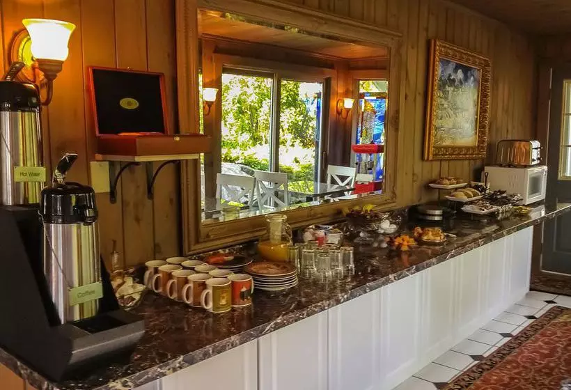 ホテル The Ogunquit Inn 