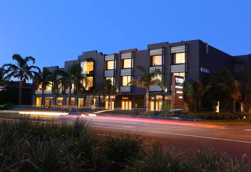 汽车旅馆  Brighton Savoy