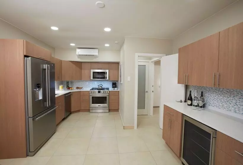 Divi Dutch Village Beach Resort