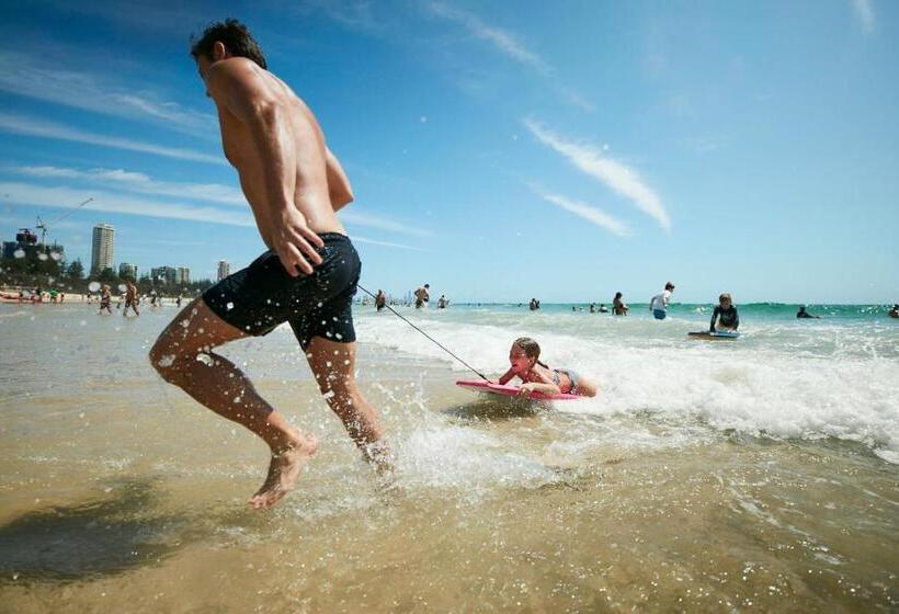 בית מלון כפרי Burleigh Beach Tower
