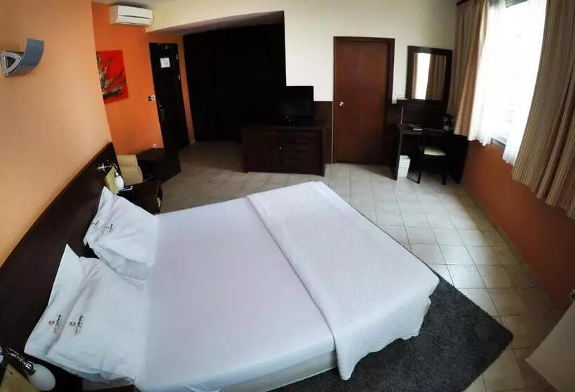 هتل Continental Luanda