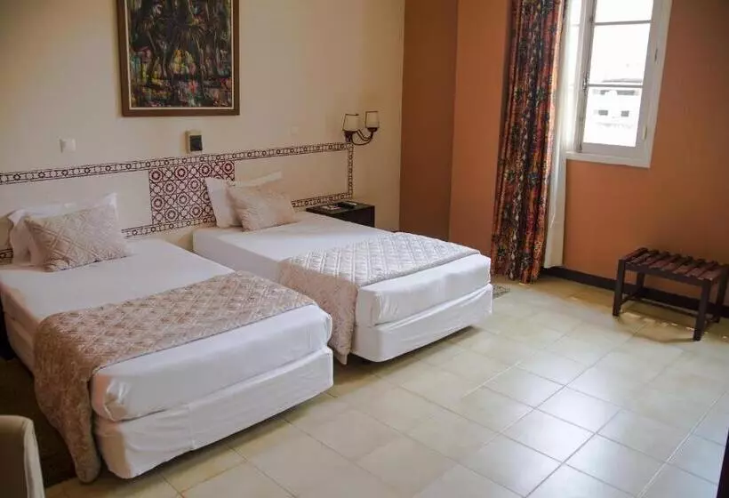 هتل Continental Luanda