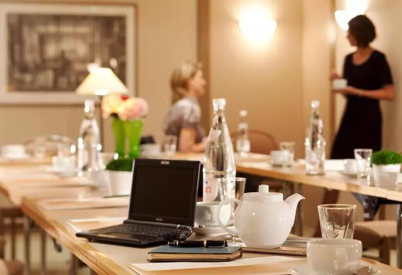 Hotel Hôtel De L Arcade