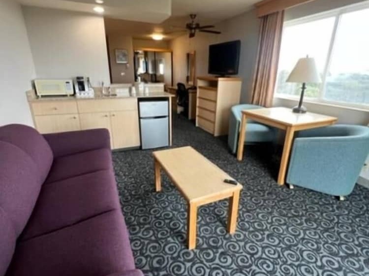 Hotel Lighthouse Suites Inn