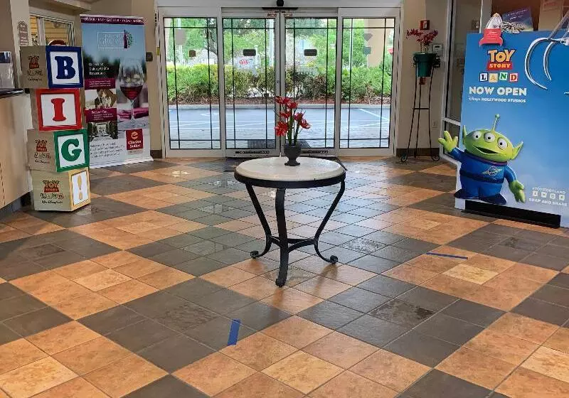 호텔 Maingate Garden Inn