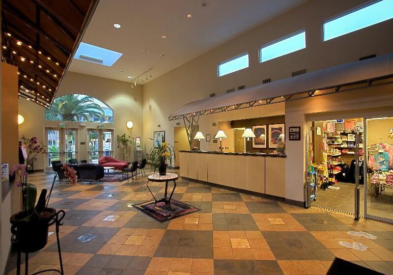 هتل Maingate Garden Inn