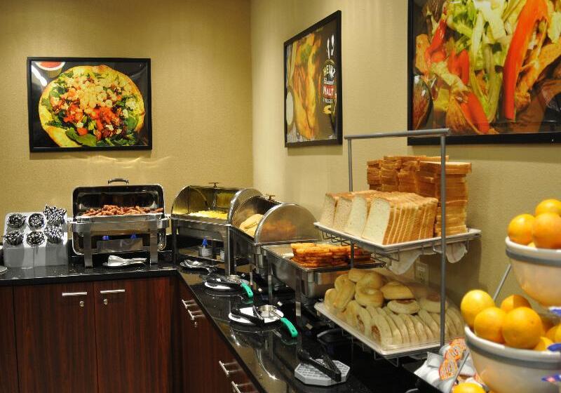 هتل Maingate Garden Inn